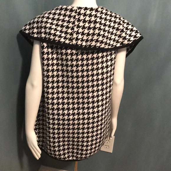 Mudpie Holden Houndstooth blanket vest black white - Picture 3 of 8